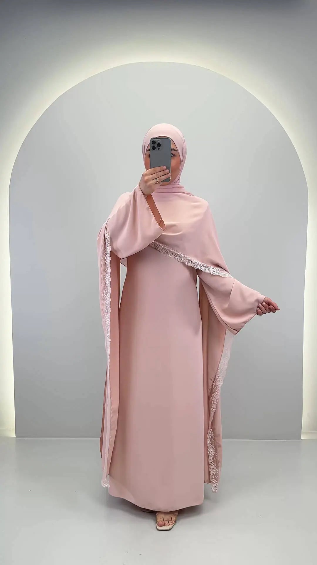 Gizi Abiye Pembe