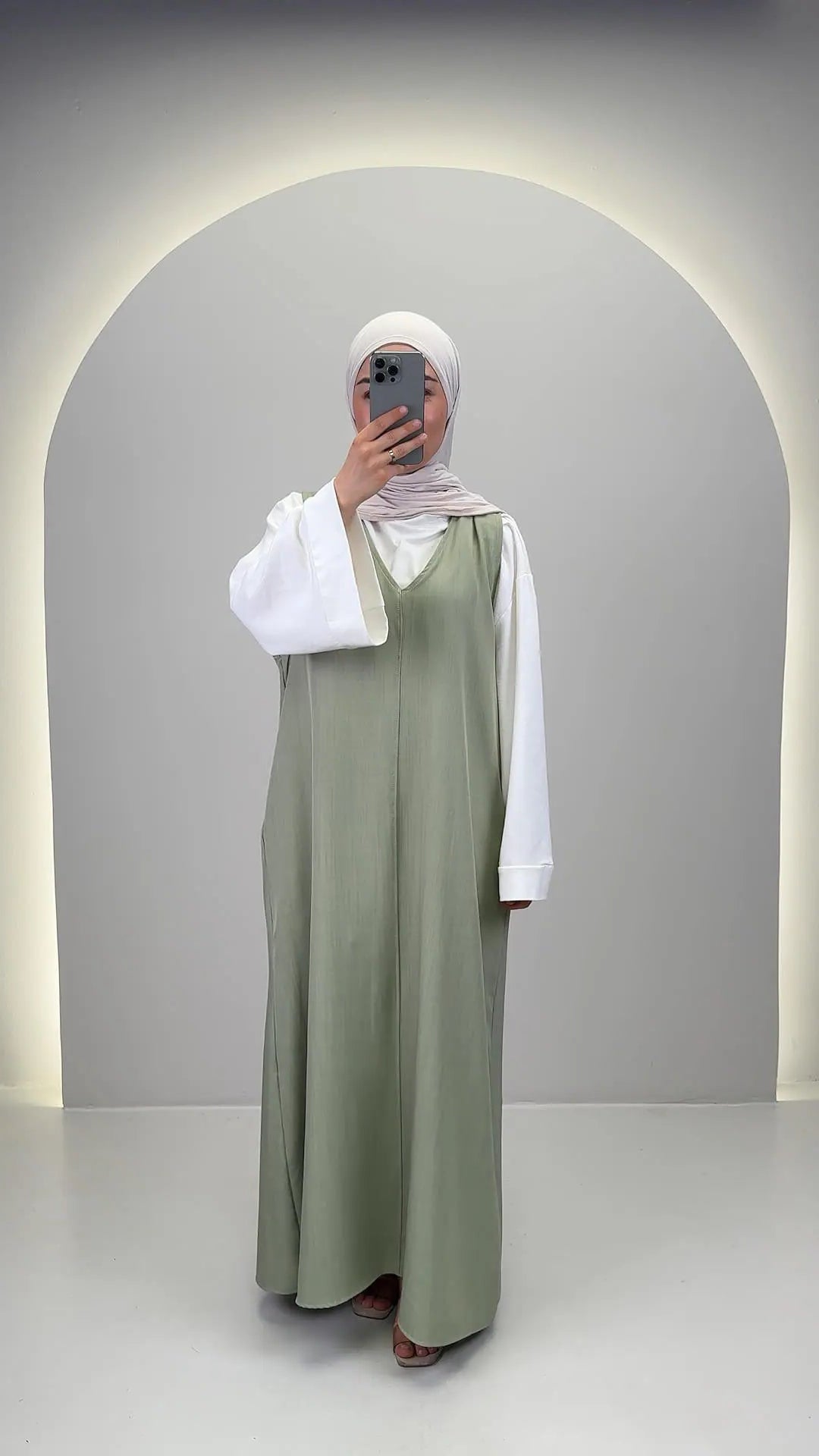 Amira Üst